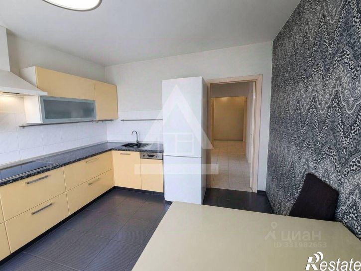 3-комн квартира ул Братьев Кашириных, 122А,  д. 122А