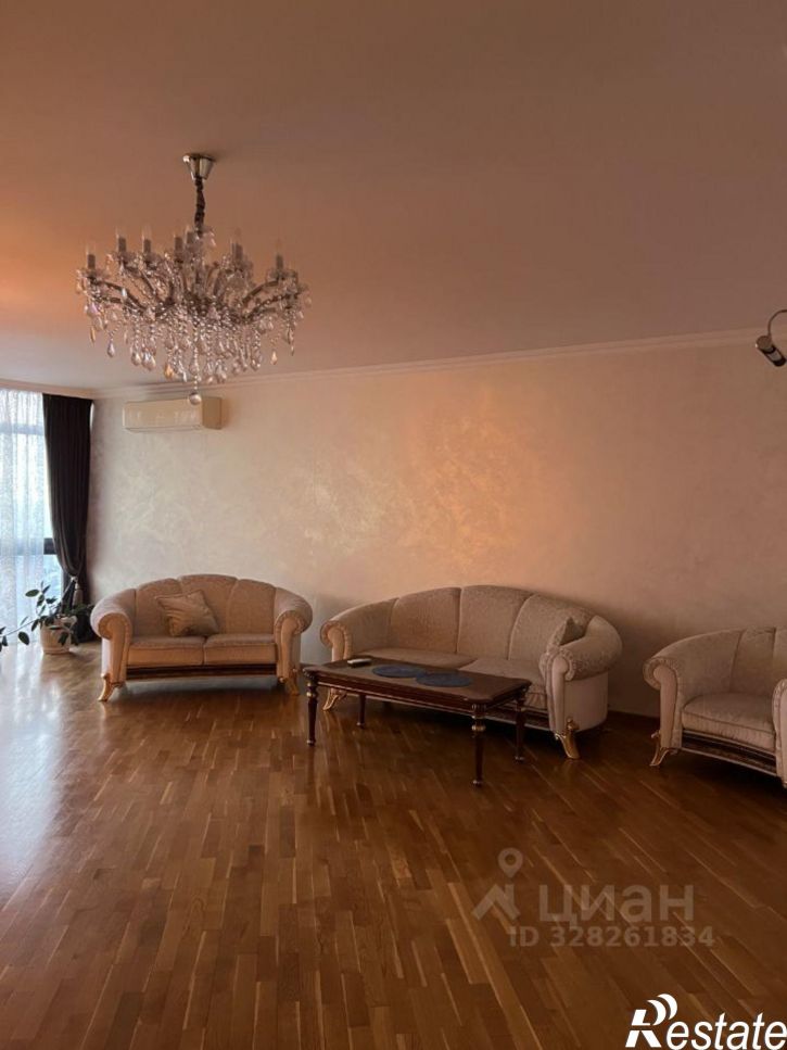 6-комн квартира ул Братьев Кашириных, 124,  д. 124