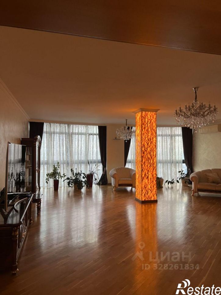 6-комн квартира ул Братьев Кашириных, 124,  д. 124