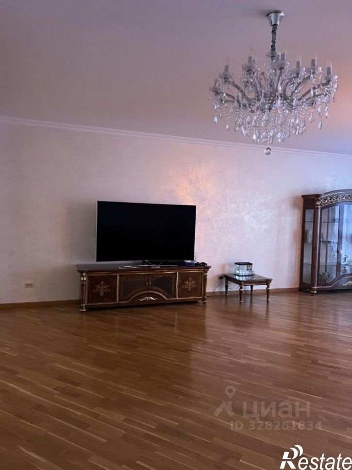 6-комн квартира ул Братьев Кашириных, 124,  д. 124
