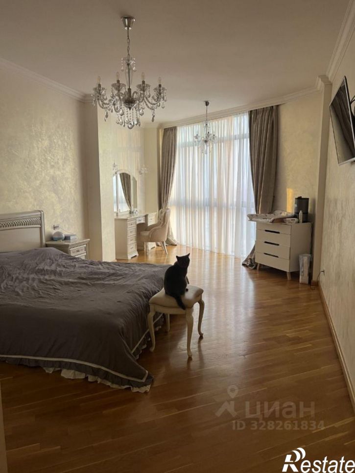 6-комн квартира ул Братьев Кашириных, 124,  д. 124