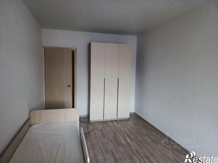 3-комн квартира улица Дмитрия Неаполитанова, 30