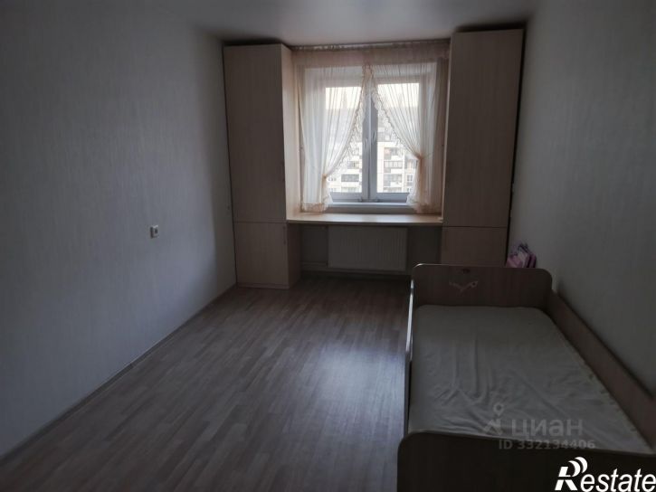 3-комн квартира улица Дмитрия Неаполитанова, 30