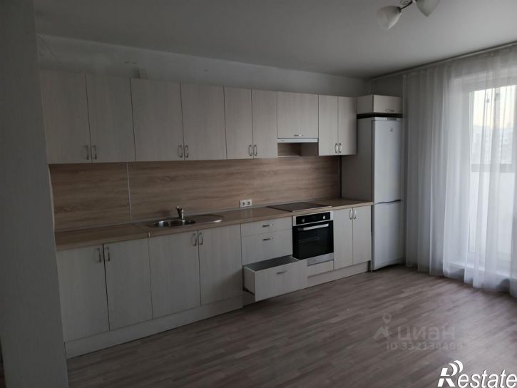 3-комн квартира улица Дмитрия Неаполитанова, 30