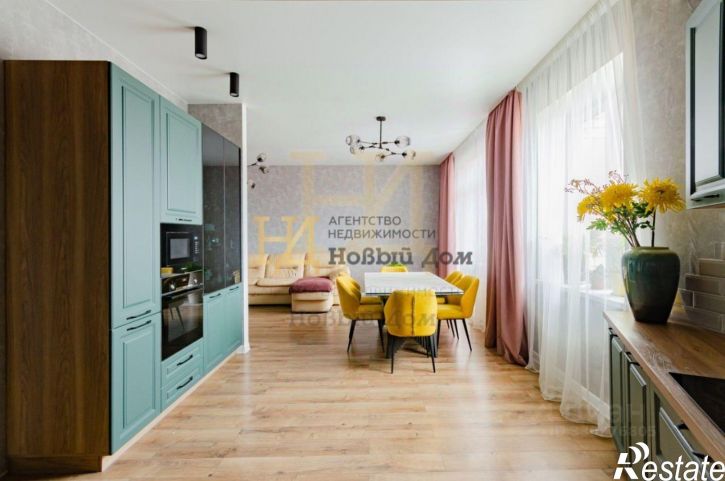 4-комн квартира пр-кт Победы, 238,  д. 238