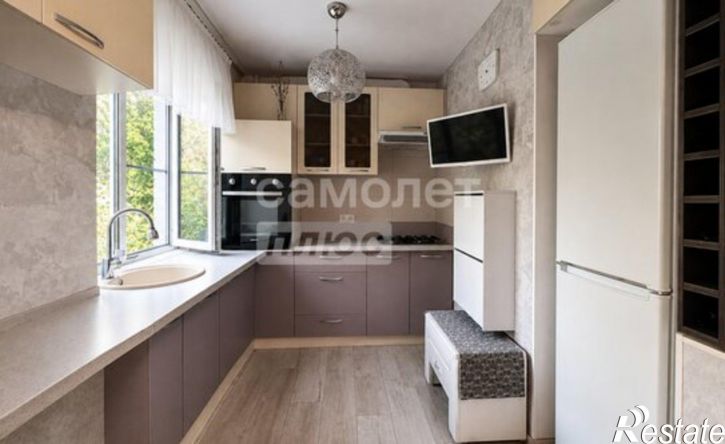 3-комн квартира пр-кт Победы, 162,  д. 162