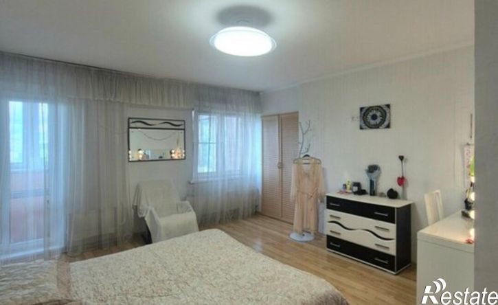 4-комн квартира пр-кт Победы, 299,  д. 299