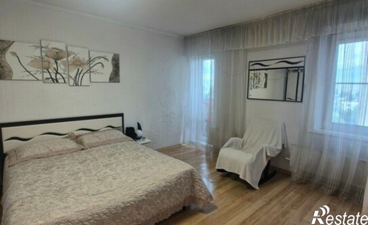4-комн квартира пр-кт Победы, 299,  д. 299
