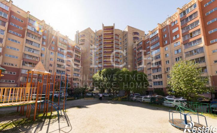 4-комн квартира пр-кт Победы, 238,  д. 238