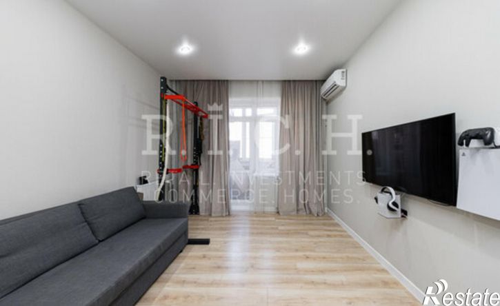 4-комн квартира пр-кт Победы, 238,  д. 238