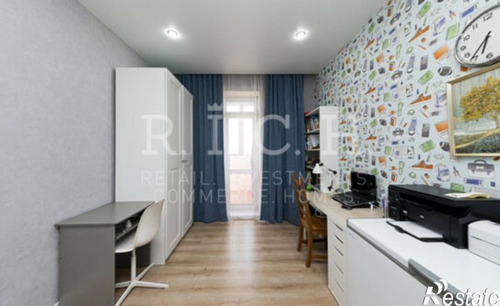 4-комн квартира пр-кт Победы, 238,  д. 238