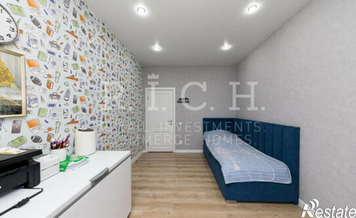 4-комн квартира пр-кт Победы, 238,  д. 238