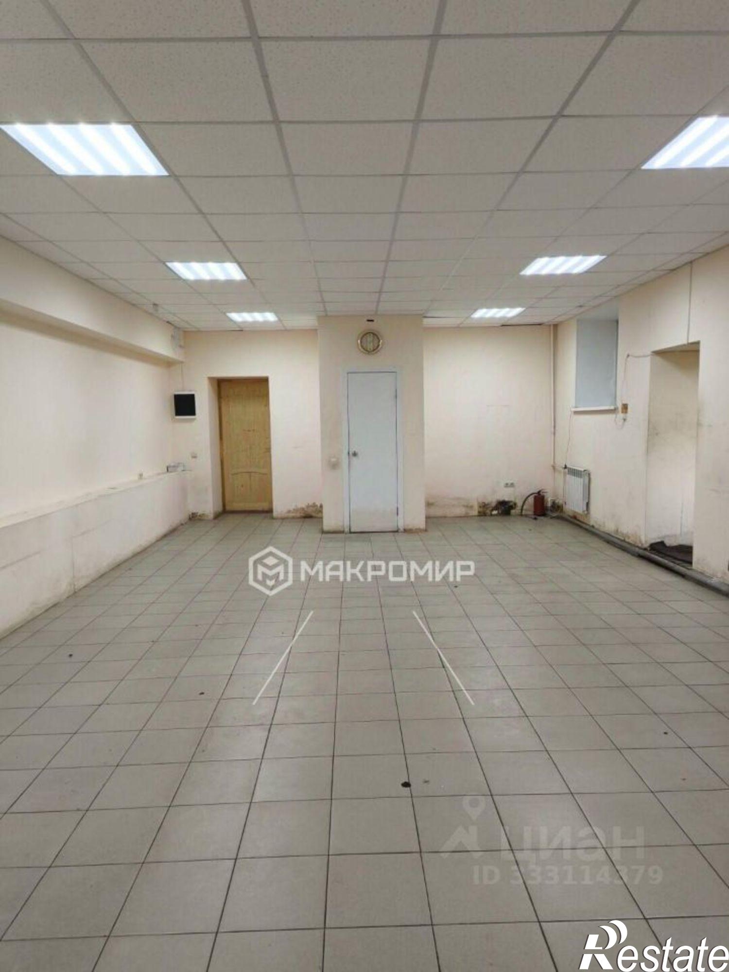Купить торговое помещение за 10 178 200 рублей на ул Коммунаров, 2