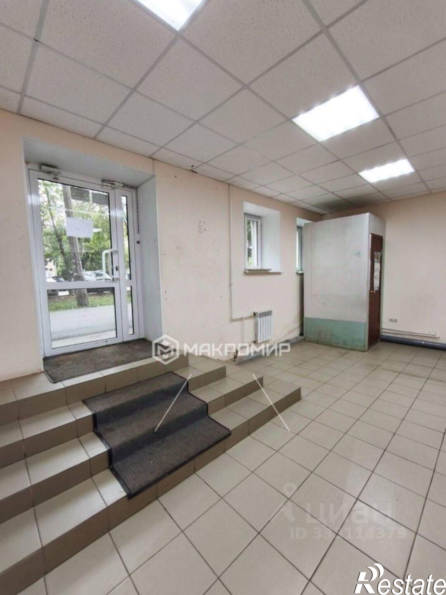 Купить торговое помещение за 10 178 200 рублей на ул Коммунаров, 2