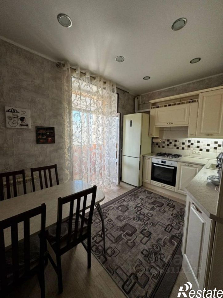 3-комн квартира ул Сталеваров, 37,  д. 37