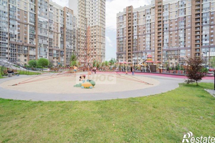3-комн квартира улица Толбухина, 5,  д. 5
