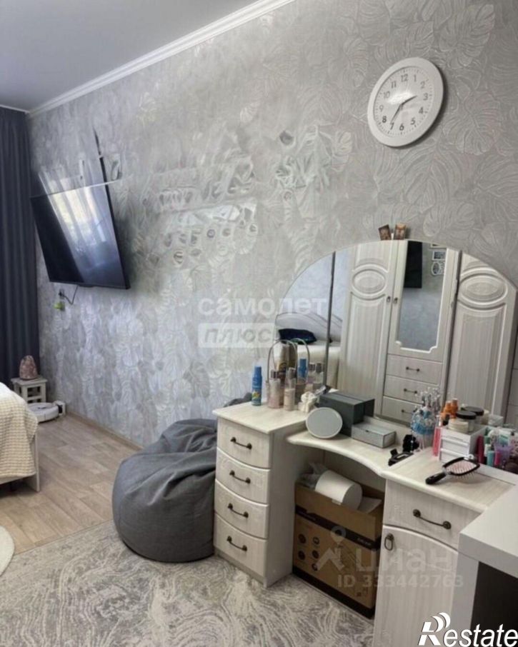 3-комн квартира улица Архитектора Александрова, 8,  д. 8