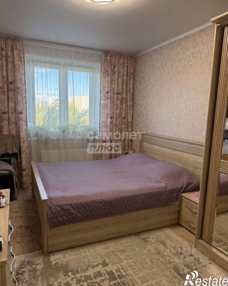 3-комн квартира улица Архитектора Александрова, 8,  д. 8