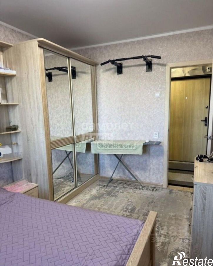 3-комн квартира улица Архитектора Александрова, 8,  д. 8
