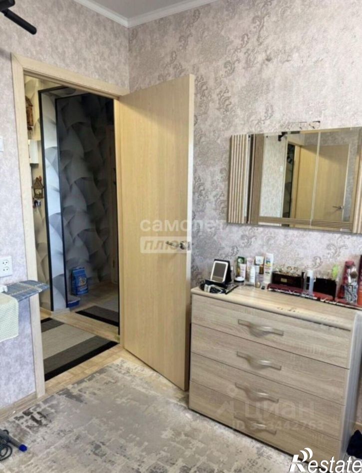 3-комн квартира улица Архитектора Александрова, 8,  д. 8