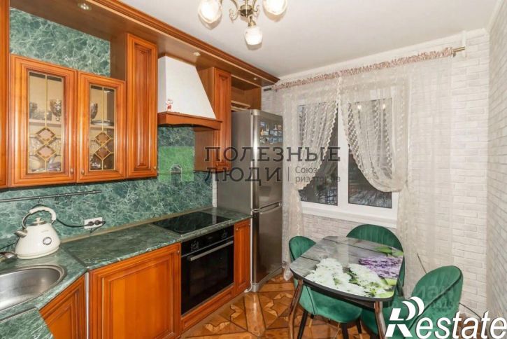 3-комн квартира улица Комарова, 135,  д. 135