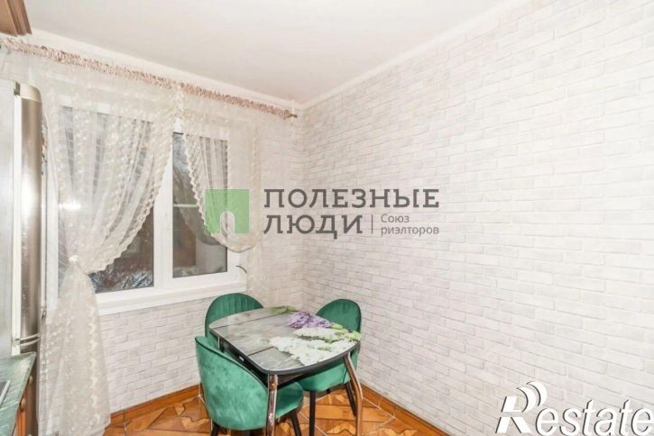 3-комн квартира улица Комарова, 135,  д. 135