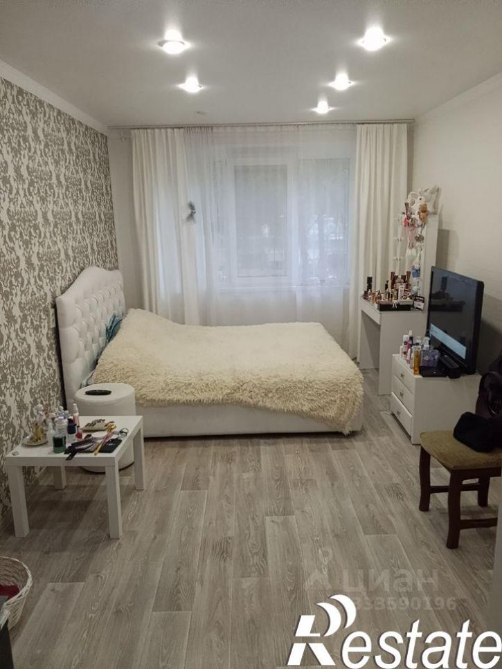 3-комн квартира улица Университетская Набережная, 24,  д. 24