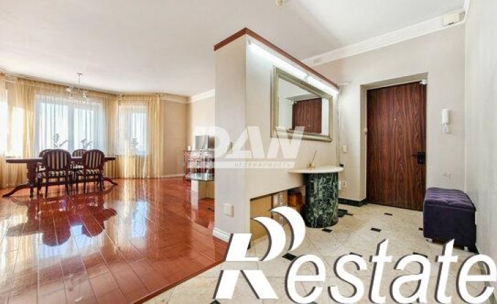 5-комн квартира улица Плеханова, 45,  д. 45
