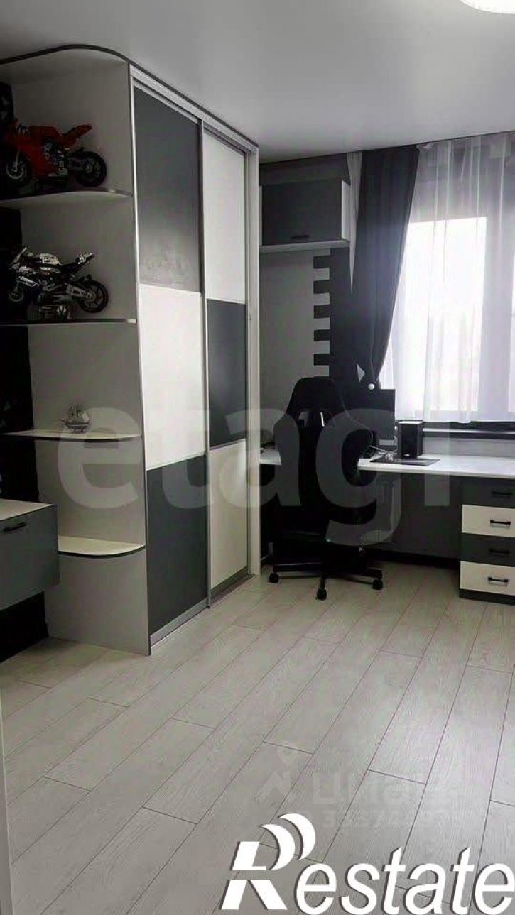 3-комн квартира улица Клайна, 8,  д. 8
