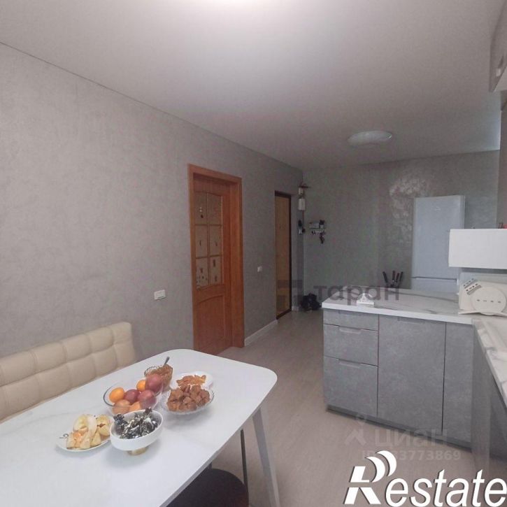 4-комн квартира улица Братьев Кашириных, 105,  д. 105