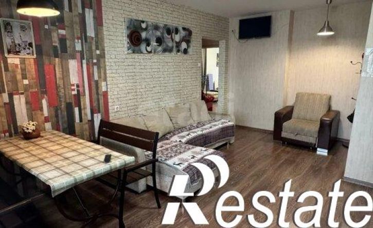 2-комн квартира улица Братьев Кашириных, 115,  д. 115