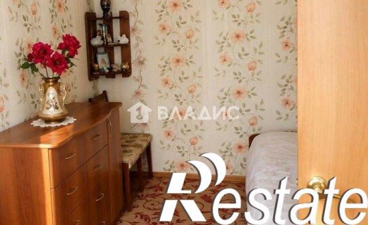 3-комн квартира улица Бажова, 24,  д. 24