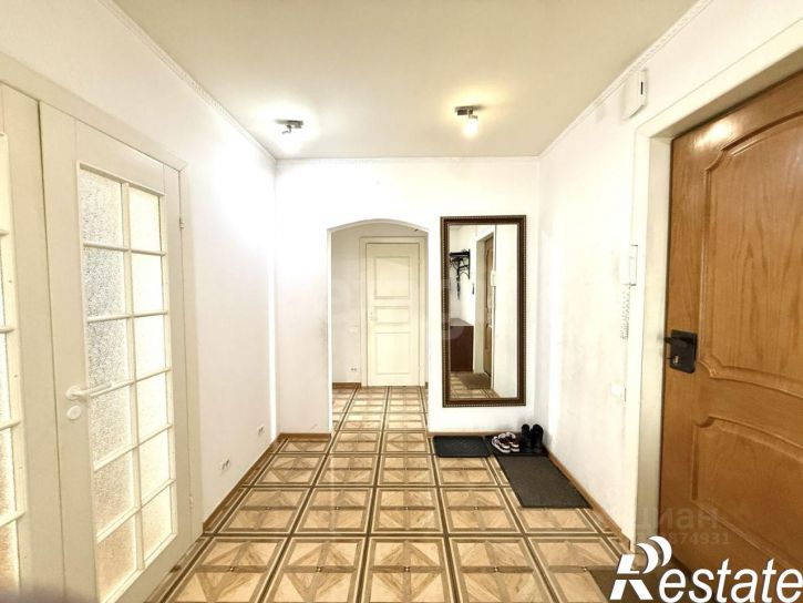 4-комн квартира улица Сталеваров, 37,  д. 37