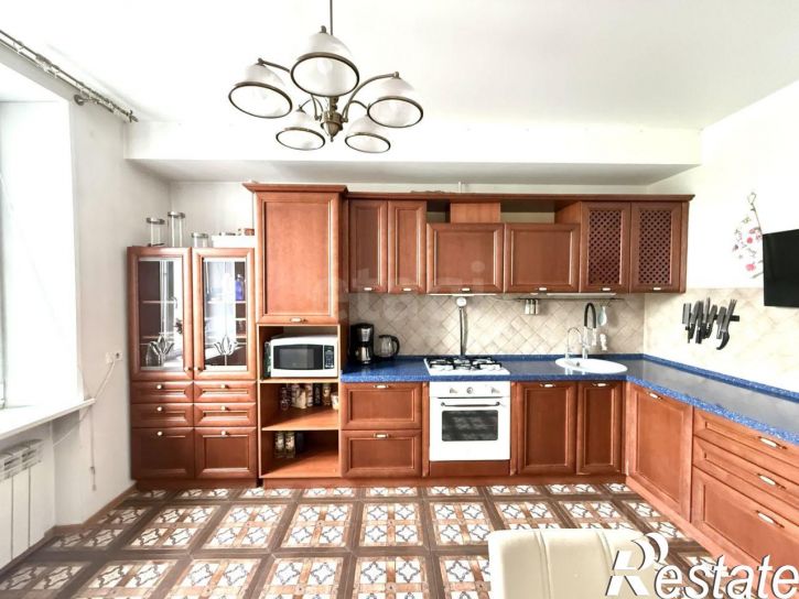 4-комн квартира улица Сталеваров, 37,  д. 37