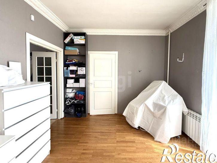 4-комн квартира улица Сталеваров, 37,  д. 37