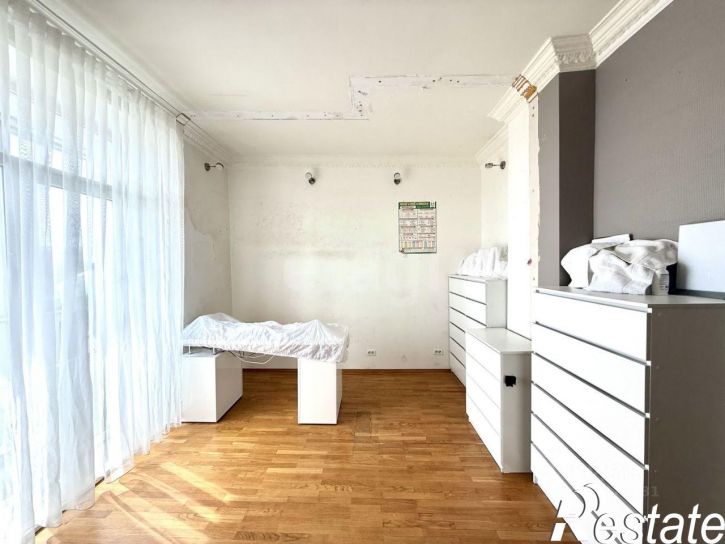 4-комн квартира улица Сталеваров, 37,  д. 37