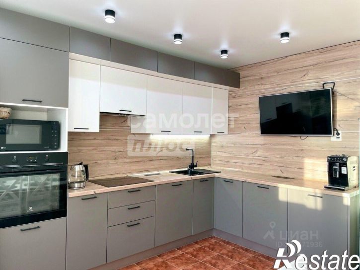 4-комн квартира улица Чичерина, 23,  д. 23
