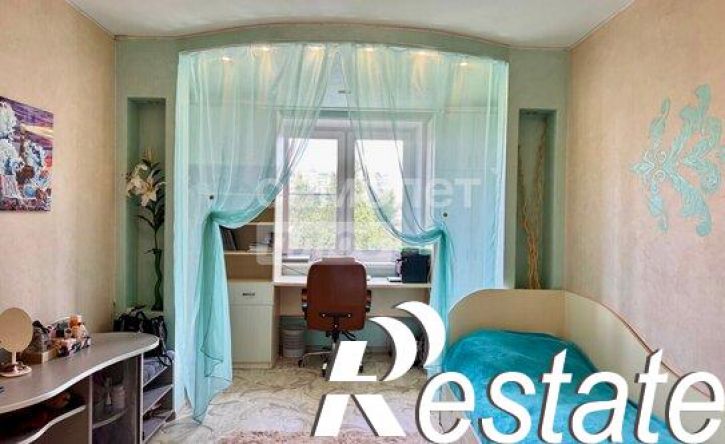 3-комн квартира улица Сталеваров, 80,  д. 80