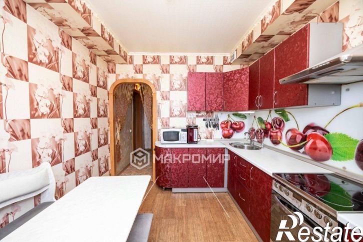 2-комн квартира улица Героев Танкограда, 118,  д. 118