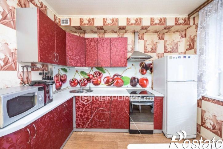 2-комн квартира улица Героев Танкограда, 118,  д. 118