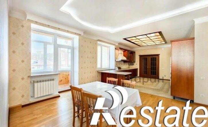 4-комн квартира улица Энгельса, 44Г,  д. 44Г