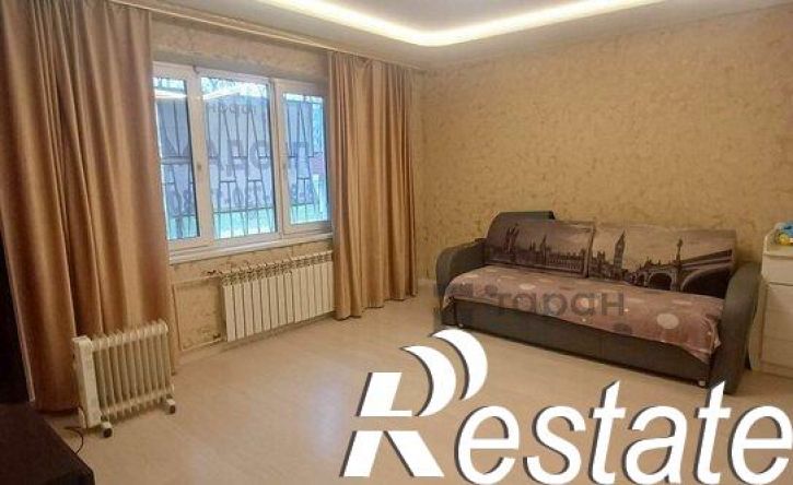 4-комн квартира улица Братьев Кашириных, 105,  д. 105