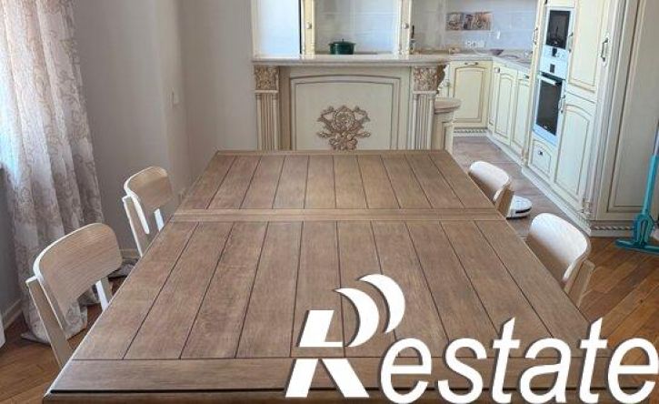 4-комн квартира улица Энгельса, 26А,  д. 26А