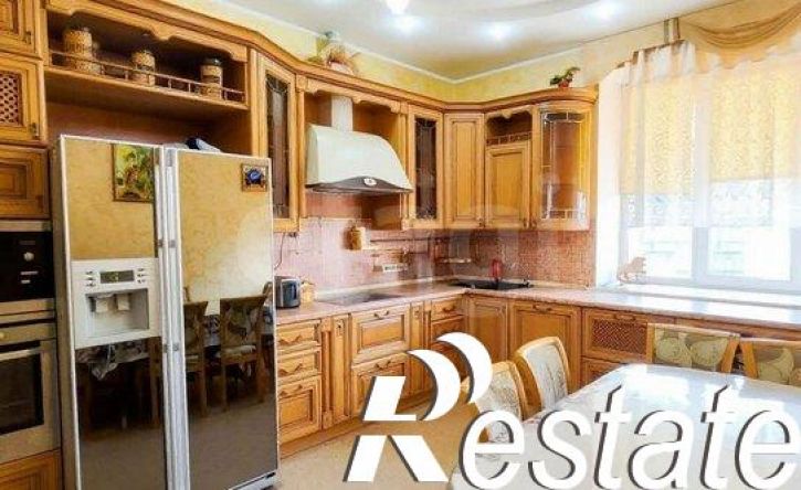 6-комн квартира улица Свободы, 108А,  д. 108А