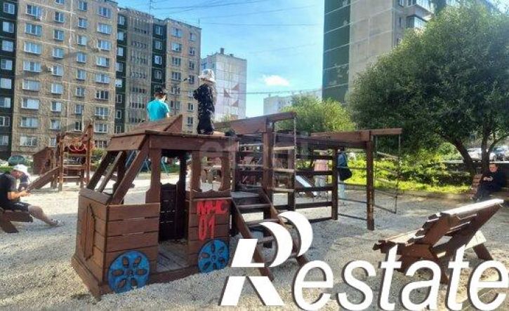 3-комн квартира улица Хохрякова, 2,  д. 2