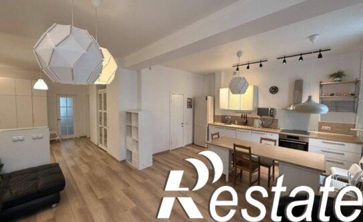 3-комн квартира улица Блюхера, 51,  д. 51