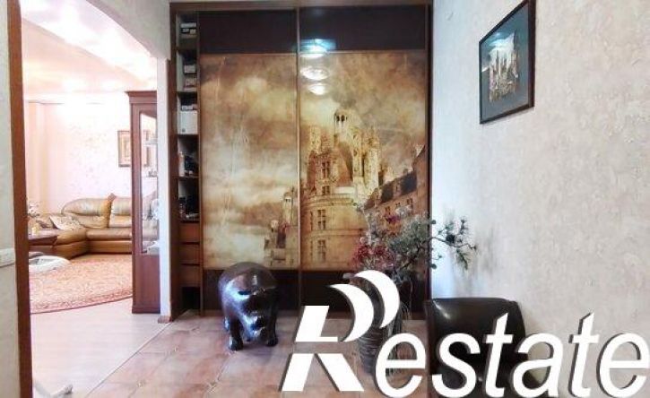 3-комн квартира улица Братьев Кашириных, 12В,  д. 12В