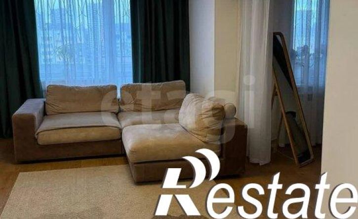 4-комн квартира улица Косарева, 52Б,  д. 52Б