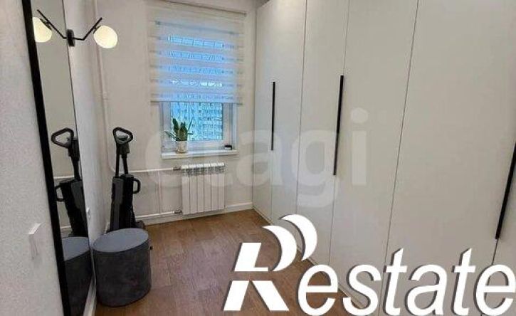 4-комн квартира улица Косарева, 52Б,  д. 52Б