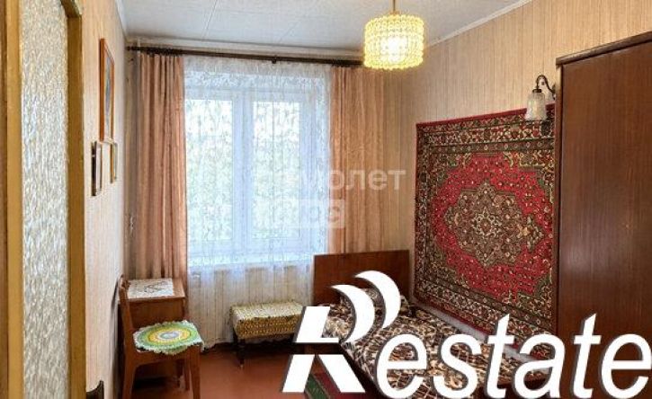 2-комн квартира улица 60 лет Октября, 56,  д. 56